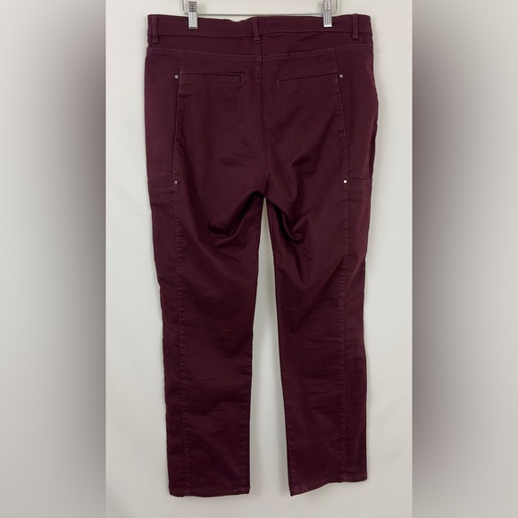 Woman’s Lee Modern Series Burgundy Straight Fit Soft Carpenter Jean 12 M… - Picture 5 of 8